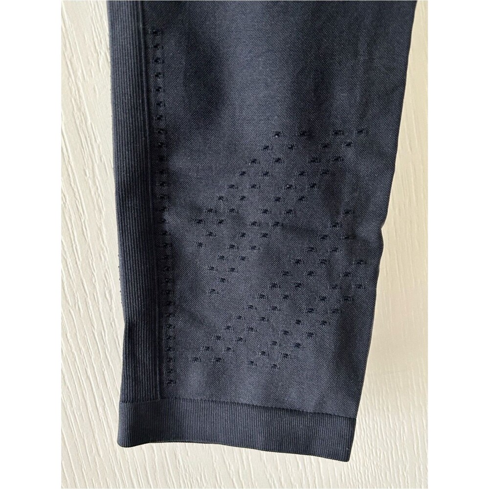Champion Dark Gray Seamless Capri Workout Pants Large Athleisure Activewear - Picture 5 of 6